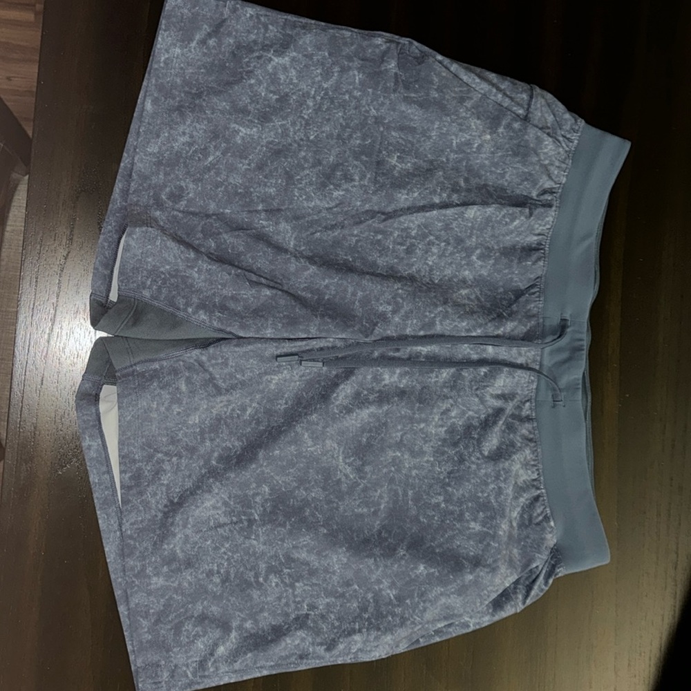 Lululemon men’s XL short